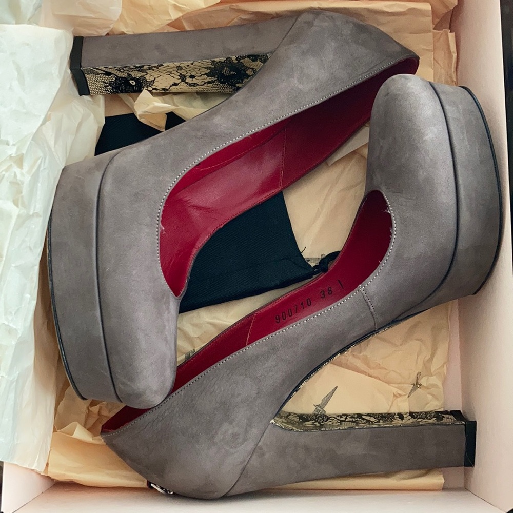 Shoes - Picture 2 of 13